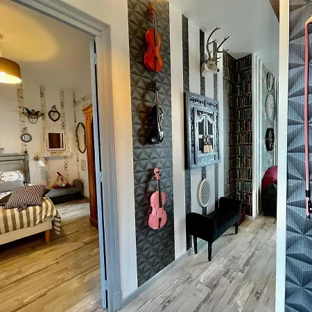 Maison De L'horloge Hotel *