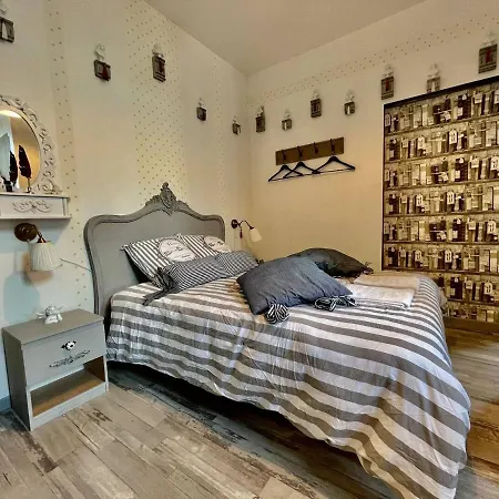 Maison De L'horloge Hotel *