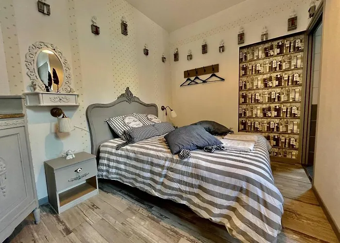 Maison De L'horloge Отель *